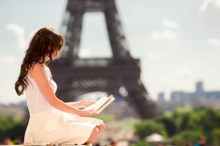 Quer viajar a França? Então, descubra esses livros para aprender francês.